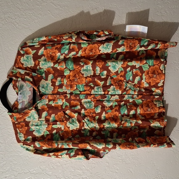 LuLaRoe Tops - NWT Lulaoe size large button down top